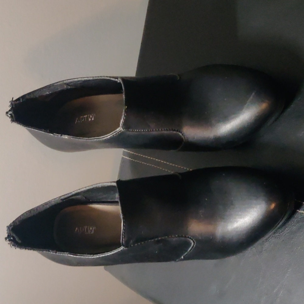 Size 9 ..Apt 9 Heeled Booties